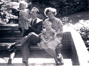 Hans Fanoy and Jeltje Fanoy (nee Boer) with their children visiting Australia
