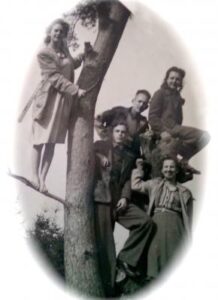 27b. Henriette and friends in Holland-1947-48 (1)