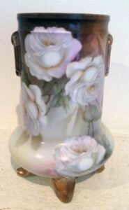 46-Kitty Drok-ceramic rose vase